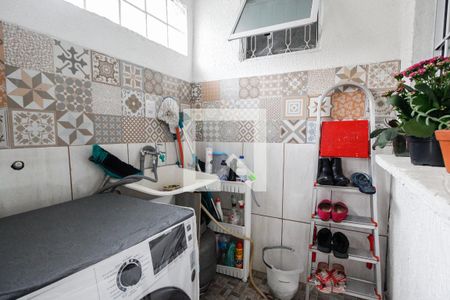 Casa à venda com 67m², 3 quartos e sem vagaÁrea de serviço 2