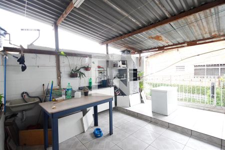 Casa à venda com 67m², 3 quartos e sem vagaÁrea de serviço 1