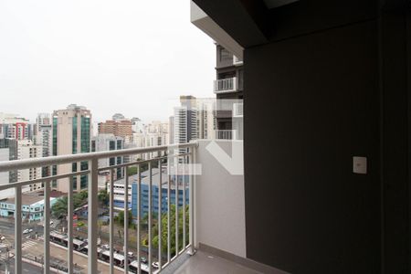Apartamento à venda com 27m², 1 quarto e sem vaga Apartamento à venda com 27m², 1 quarto e sem vagaVaranda