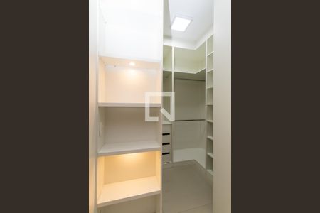 Apartamento à venda com 83m², 2 quartos e 2 vagasCloset da suíte