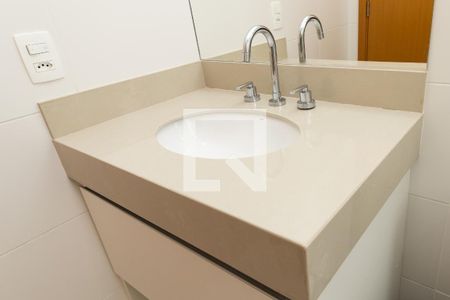 Apartamento à venda com 83m², 2 quartos e 2 vagasBanheiro da Suíte