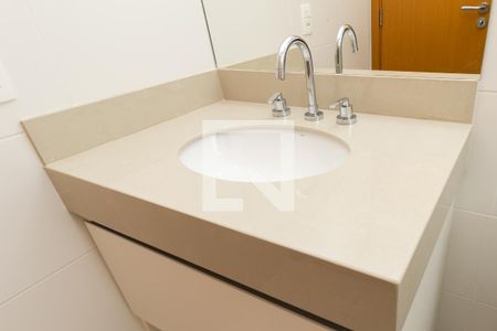 Apartamento à venda com 83m², 2 quartos e 2 vagasBanheiro da Suíte 2