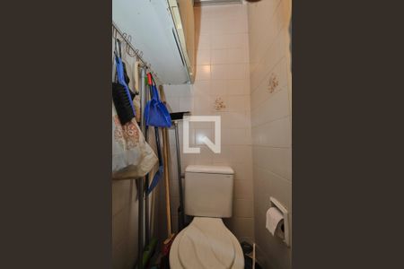 Apartamento à venda com 152m², 3 quartos e 2 vagas Apartamento à venda com 152m², 3 quartos e 2 vagasBanheiro de Serviço