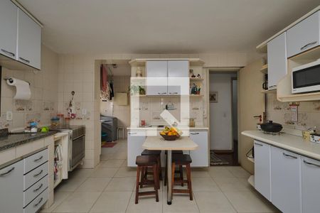 Apartamento à venda com 152m², 3 quartos e 2 vagas Apartamento à venda com 152m², 3 quartos e 2 vagasCozinha
