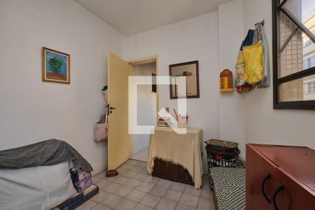 Apartamento à venda com 152m², 3 quartos e 2 vagas Apartamento à venda com 152m², 3 quartos e 2 vagasQuarto de Serviço