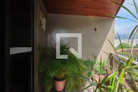 Apartamento à venda com 152m², 3 quartos e 2 vagas Apartamento à venda com 152m², 3 quartos e 2 vagasQuarto 2 Varanda