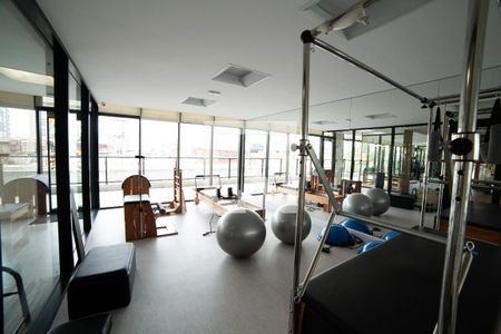 Apartamento para alugar com 38m², 1 quarto e 2 vagas Apartamento para alugar com 38m², 1 quarto e 2 vagasAcademia