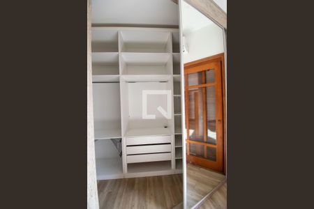 Casa à venda com 234m², 5 quartos e 4 vagasCloset da suíte