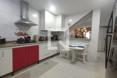 Casa de condomínio à venda com 220m², 4 quartos e 3 vagas1º Pav - Cozinha