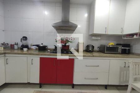 Casa de condomínio à venda com 220m², 4 quartos e 3 vagas1º Pav - Cozinha