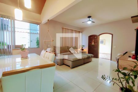 1º Pav - Sala de casa de condomínio à venda com 4 quartos, 220m² em Taquara, Rio de Janeiro