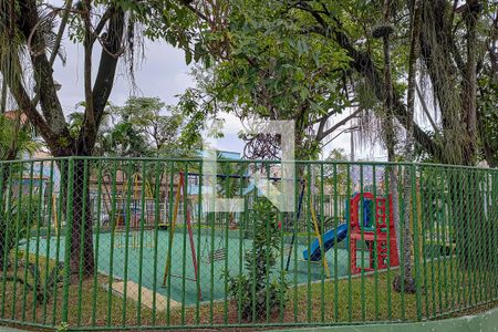 Casa de condomínio à venda com 220m², 4 quartos e 3 vagasÁrea comum - Playground