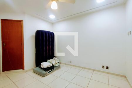 Casa de condomínio à venda com 220m², 4 quartos e 3 vagas2º Pav - Suite 4