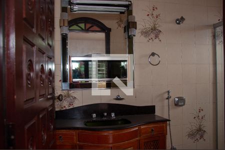 Banheiro de casa para alugar com 4 quartos, 250m² em Novo Riacho, Contagem