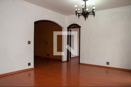 Sala de casa para alugar com 4 quartos, 250m² em Novo Riacho, Contagem