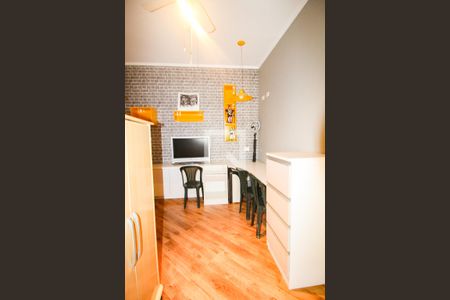 Casa à venda com 430m², 3 quartos e 3 vagasQuarto de Serviço