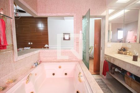 Casa à venda com 430m², 3 quartos e 3 vagasBanheiro do Quarto 1