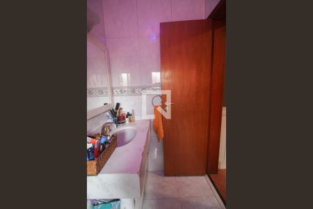 Casa à venda com 430m², 3 quartos e 3 vagasBanheiro do Quarto 2