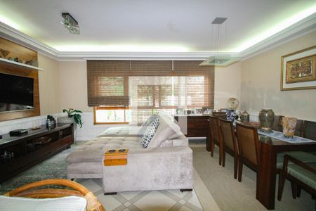 Sala de casa à venda com 3 quartos, 430m² em Conjunto Residencial Santa Terezinha, São Paulo