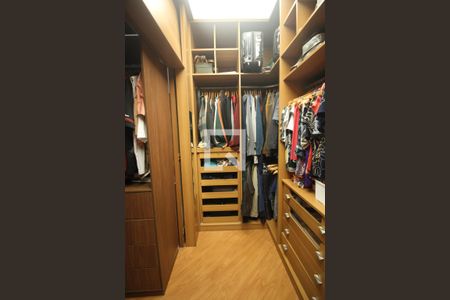 Casa à venda com 430m², 3 quartos e 3 vagasCloset