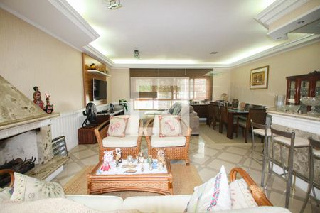 Casa à venda com 430m², 3 quartos e 3 vagasSala