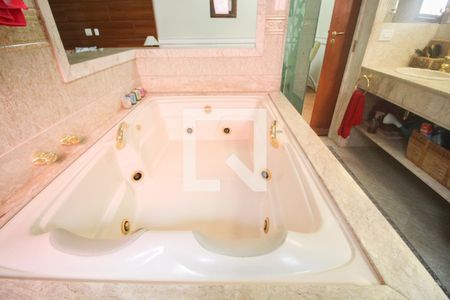 Casa à venda com 430m², 3 quartos e 3 vagasBanheiro do Quarto 1