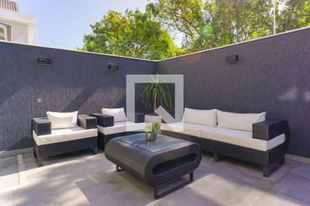 Casa de condomínio à venda com 400m², 4 quartos e 4 vagas Casa de condomínio à venda com 400m², 4 quartos e 4 vagasPiscina