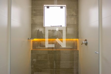 Casa de condomínio à venda com 400m², 4 quartos e 4 vagas Casa de condomínio à venda com 400m², 4 quartos e 4 vagasBanheiro da Suíte 2