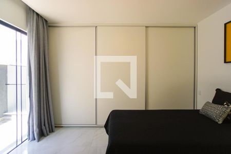 Casa de condomínio à venda com 400m², 4 quartos e 4 vagas Casa de condomínio à venda com 400m², 4 quartos e 4 vagasSuíte 3