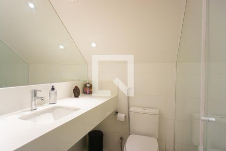 Casa de condomínio à venda com 400m², 4 quartos e 4 vagas Casa de condomínio à venda com 400m², 4 quartos e 4 vagasBanheiro da Sala de Jogos