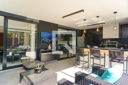 Casa de condomínio à venda com 400m², 4 quartos e 4 vagas Casa de condomínio à venda com 400m², 4 quartos e 4 vagasVaranda da Sala