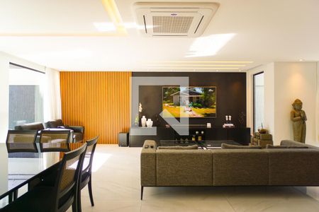 Sala de casa de condomínio à venda com 4 quartos, 400m² em Recreio dos Bandeirantes, Rio de Janeiro