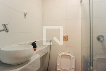 Casa de condomínio à venda com 400m², 4 quartos e 4 vagas Casa de condomínio à venda com 400m², 4 quartos e 4 vagasBanheiro de Serviço