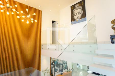 Casa de condomínio à venda com 400m², 4 quartos e 4 vagas Casa de condomínio à venda com 400m², 4 quartos e 4 vagasHall da Escada