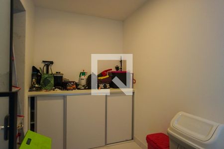 Casa de condomínio à venda com 400m², 4 quartos e 4 vagas Casa de condomínio à venda com 400m², 4 quartos e 4 vagasQuarto de Serviço