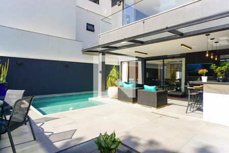 Casa de condomínio à venda com 400m², 4 quartos e 4 vagas Casa de condomínio à venda com 400m², 4 quartos e 4 vagasPiscina