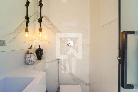 Casa de condomínio à venda com 400m², 4 quartos e 4 vagas Casa de condomínio à venda com 400m², 4 quartos e 4 vagasLavabo