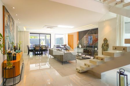 Sala de casa de condomínio à venda com 4 quartos, 400m² em Recreio dos Bandeirantes, Rio de Janeiro