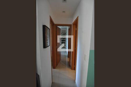 Corredor de apartamento para alugar com 2 quartos, 68m² em Jacarepaguá, Rio de Janeiro