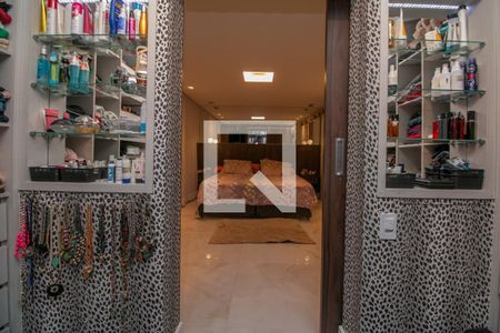 Closet de apartamento à venda com 2 quartos, 124m² em Vila Invernada, São Paulo