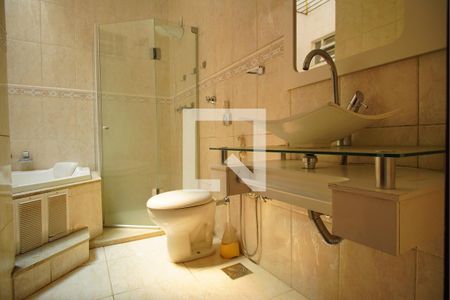 Casa à venda com 253m², 3 quartos e 2 vagasBanheiro suíte