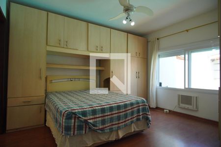 Casa à venda com 253m², 3 quartos e 2 vagasQuarto Suíte