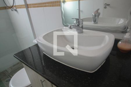 Casa à venda com 170m², 3 quartos e 2 vagasBanheiro