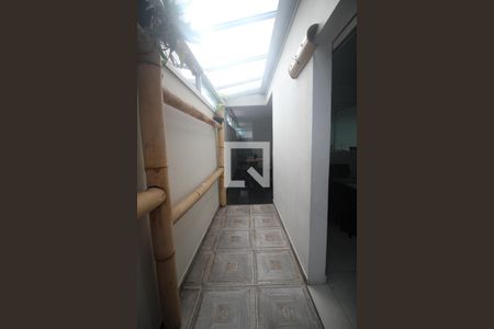 Casa à venda com 170m², 3 quartos e 2 vagasCorredor