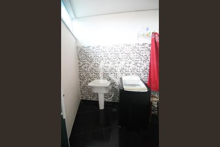 Casa à venda com 170m², 3 quartos e 2 vagasÁrea de Serviço