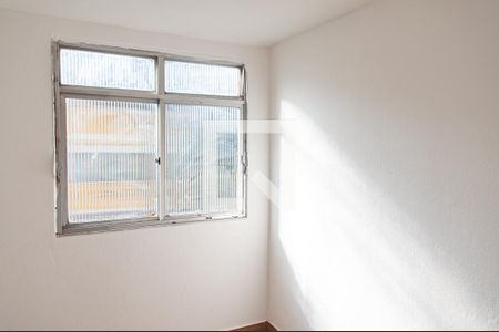 Quarto 1 de apartamento para alugar com 2 quartos, 60m² em Taquara, Rio de Janeiro