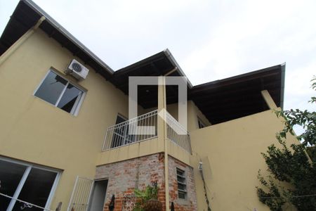 Casa para alugar com 200m², 5 quartos e 4 vagasFachada