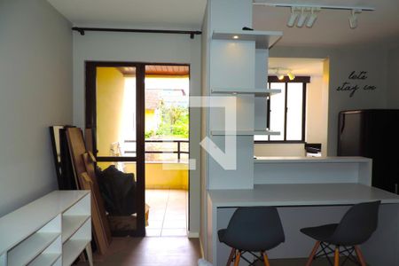 Sala de apartamento para alugar com 2 quartos, 65m² em Capoeiras, Florianópolis
