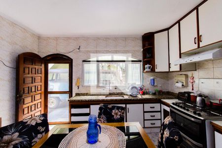 Casa à venda com 341m², 2 quartos e 3 vagas Casa à venda com 341m², 2 quartos e 3 vagasCozinha