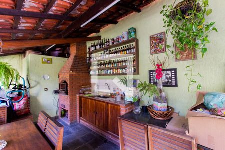 Casa à venda com 341m², 2 quartos e 3 vagas Casa à venda com 341m², 2 quartos e 3 vagasChurrasqueira